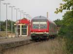 Im Bahnhof Grevesmhlen wartet RE 21628 am Bahnsteig 3 auf die Rckfahrt nach Kiel, wegen Bauarbeiten auf dem Abschnitt Grevesmhlen - Bad Kleinen war die Zugverbindung verkrzt worden.