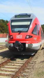 In Lietzow steht eine BR 429, auch genannt FLIRT, zur Fahrt nach Binz. Der Zug kam aus Sassnitz, hat also hier gewendet.