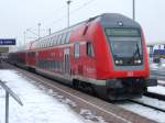 Ein RE Dosto-Steuerwagen steht am 06.02.2010 abfahrbereit nach Hannover in Norddeich Mole.