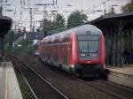 Ein Regionalzug nach Krefeld Hbf gezogen von einer 112er im Bahnhof Unna. Aufgenommen am 5.Oktober 2007.