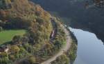 Unsere Wanderung zur Michaelskapelle in Taben-Rodt hat sich gelohnt. Der Ausblick auf das Tal der Saar war grandios.

Hier geht der Blick in Richtung Saarland.

Ein 425er ist als Regionalbahn zwischen Saarhlzbach (Saarland) und Taben-Rodt (Rheinland-Pfalz) in Richtung Trier unterwegs.

KBS 685 21.10.2012