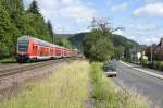 DB Dosot's mit am Zugschlu die 146 022 passieren die Fotograf bei Oberwinter richting Koblenz als RE5.