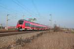 Hier erreicht   Hamsterbacke   442 813/313 mit einem weiteren 442 als RE 17066   SAXONIA  nach Leipzig Hbf in Krze den Bahnhof Riesa.