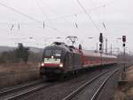 DB ES 64 U2-028 mit der RB 16326 von Halle (S) Hbf nach Eisenach, bei der Einfahrt am 11.03.2012 in Naumburg (S) Hbf.