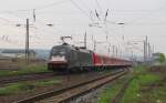 DB ES 64 U2-005 mit der RB 16311 von Eisenach nach Halle (S) Hbf, am 01.05.2013 bei der Einfahrt in Naumburg (S) Hbf.