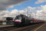 DB 182 518-1 mit der RB 16316 von Halle (S) Hbf nach Eisenach, am 08.09.2015 in Großkorbetha.