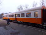 D-EBS 50 80 21-43 369-5 By als einziger Wagen des  Lückenfüllers  DPE 6601 nach Buttstädt, am 12.01.2018 in Sömmerda.