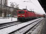 DB 143 337-4 mit dem RE 3707  BDER-EXPRESS  von Leipzig Hbf nach Reichenbach (Vogtl) ob Bf, in Altenburg; 24.01.2011