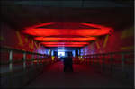. Am Kongresszentrum -

Die zukünftige U-Haltestelle Kongresszentrum liegt ein einfacher Tieflage. In der Decke wird über Oberlichter Tageslicht auf den Bahnsteig fallen. Tag der offenen Baustelle in Karlsruhe.

16.03.2017 (M)