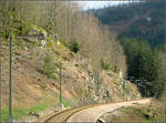 Mit der S41 das Murgtal hinunter -

Weiter geht es am Westhang des hier engen Murgtales hinab in Richtung Forbach.

10.04.2005 (J)