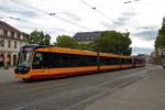 AVG Stadler Citylink Stadtbahnwagen 390 am 20.08.20 in Karlsruhe Hbf Vorplatz