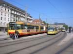 Hier sind die S- und Straenbahn-Haltestellen vor dem Hauptbahnhof Karlsruhe zu sehen.