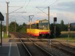 Tw 513 in der Abenddmmerung des 25.07.2011 als S11 von Ittersbach nach Neureut.