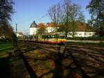 S 30059 am 31.10.2013 vor der Kulisse des Ettlinger Schlosses auf dem Weg nach Bad Herrenalb. Dabei handelt es sich um eine seltene Kombination aus zwei 8-Achsern. 