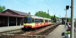AVG Albtalbahn__Bhf. Bretten mit Tw 805 [GT8-100C/2S; 1991 DUEWAG/ABB]  als S4 nach Karlsruhe Hbf.__31-05-1994