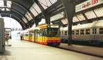 AVG  Albtalbahn__im Hbf Karlsruhe: auf Gleis 5 Tw 812 als S3 nach Bruchsal.__31-05-1994