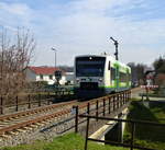 BSB-Triebwagen auf der Fahrt von Freiburg nach Breisach, hier kurz vor dem Bahnhof Gottenheim, März 2017