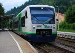 Die Breisgau S-Bahn mit BSB 88137 von Freiburg Hbf - Elzach hier beim aufenthalt in Bhf Waldkirch am 26.