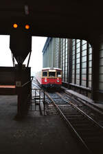 S-Bahn Berlin (noch zu DDR-Zeiten): Zug der früheren DRG-Baureihe ET 165 bei der Station Bahnhof Zoo? (Datum unbekannt)