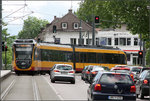 Die Autos werden von der Bahn ausgebremst -

Ein Zug in Richtung Heilbronn Hauptbahnhof biegt an der Haltestelle Theater in die Allee ein.

31.05.2016 (M)