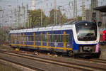 ET 440 210 der Bremen  Regio S-Bahn  fahrt Bremen Hbf nach Vegesack ab.