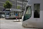 RegioTrams -    Am Scheidemannplatz in Kassel begegnen sich zwei RegioTrams.