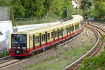 S -Bahn Berlin BR 484 002 A/483 während einer Testfahrt und kurz vor der Einfahrt in den Bahnhof 'Heidelberger Platz'.