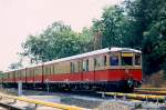 Alter Gertezug der Berliner S-Bahn. Ursprnglich entstanden aus der Bauart  Bernau  ist dieser Zug inzwischen durch zwei  Neubauten  aus der BR 477 abgelst worden. Hier zu sehen bei der Feier 75 Jahre elektrische S-Bahn in Berlin. Hinweis: eingescanntes Dia