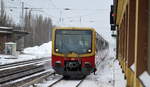 Wie schon in der Vergangenheit tut sich die Berliner S-Bahn bei winterlichen Verhältnissen schwer, sie fährt - sicher, allerdings mit vielen Verspätungen und auch Ausfällen !!!!