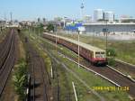 Bekannter Fotopunkt in Berlin ist die Brcke am S-Bahnhof Warschauer Strae.Auch ich nutzte die Gelegenheit am 31.08.2008 fr ein paar Bilder.Hier fhrt ein S-Bahnzug der Baureihe 485 Richtung Berlin Ostbf.