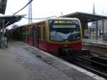 BR 481 als S75 nach S-Bahnhof Berlin-Wartenberg im S+U Bahnhof Berlin Warschauer Strae.