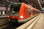 Den S-Bahn Ersatzverkehr in Berlin bernahm die  S-Bahn Mnchen  423 171-8. Berlin Hbf, 04.10.09