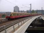 Eine 480 fhrt als S-Bahn Richtung Friedrichshagen aus Berlin Hauptbahnhof aus.