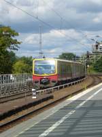 Am 02.09.2014 fuhr eine S-Bahn in den Bahnhof Berlin Zoologischer Garten ein.