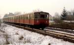Im Januar 1981 beginnt ein S-Bahn-Zug seine Fahrt von Lichterfelde Süd nach Heiligensee