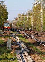 2.5.2016 Röntgental. Die Verlegung der Kabelschächte für das ESTW Zepernick in der Trasse des 2. Gleises, lassen eine Wiederherstellung desselben in weiter Ferne erscheinen...