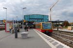 Der S-Bahnhof Berlin Warschauer Straße nimmt langsam seine endgültige Form an, so gesehen am 15.09.2018.