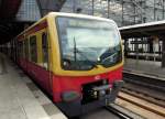 Zug der Linie S5 im Bahnhof Berlin-Friedrichstrae, 10.8.2012