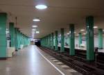 Die imposante, viergleisige Berliner S-Bahnstation  Anhalter Bahnhof  ist an diesem Sonntagabend, kurz nach neun, fast menschenleer.
