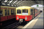 Panorama S Bahn 488501 am 10.6.2006 am Bahnsteig im Berliner Ostbahnhof.
