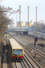 S-Bahn Berlin 481 xxx // Berlin (Aufgenommen zwischen den Stationen Berlin Hohenzollerndamm und Berlin Halensee.) // 12. März 2017