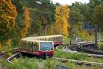 S Bahn Berlin 481/482 xxx mit der S5 Verlängerung, hier zwischen den Stationen  S Olympiastadion und S Heerstraße im Oktober 2025.