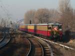 S-Bahn-Weihnachtszug bei der Ausfahrt aus Berlin Betriebsbahnhof Rummelsburg in Richtung Ostbahnhof.