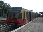 BR 480 als S46 im S-Bahnhof Berlin-Schneweide.
