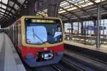 BERLIN, 31.07.2010, S7 nach Ahrensfelde im Bahnhof Friedrichstraße