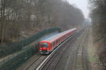 Zwei Triebzüge der Baureihe 474 (Nummern unbekannt) zwischen Hamburg Rübenkamp und Hamburg-Ohlsdorf.