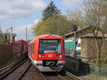 HVV S21 geführt von 474 048 -6 von Elbgaustraße kommend bei Einfahrt in Aumühle; 10.04.2019  