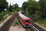 DB S-Bahn Hamburg 474 xxx Doppeltraktion verlässt Blankenese am 15.07.19 von einer Brücke aus fotografiert