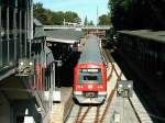 Am 12. September 2006 steht 474 582-4 in der Sation Blankenese und wartet auf die Freigabe zur Weiterfahrt nach Poppenbttel