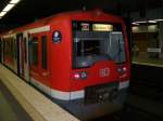 Am Abend des 27.06.08 die Baureihe 474 der Hamburger S-bahn abfahrbereit im Bahnhof Hamburg-Altona um als Linie S31 ber Dammtor nach Berliner Tor zu fahren.